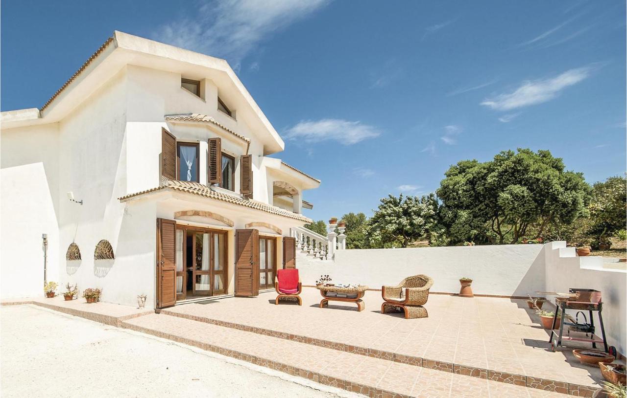 Stunning Home In Sennori -Ss- With Kitchen Exterior foto